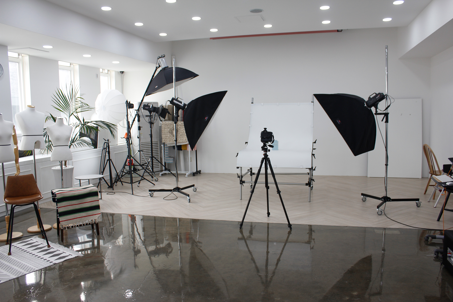 셀프스튜디오 포스터